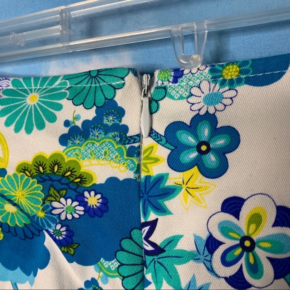 The Attic- Floral Print White Capri size 9 - Picture 7 of 9
